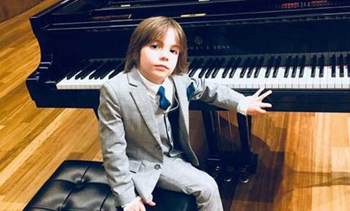 Στέλιος Κερασίδης: Ο 6χρονος Έλληνας που μάγεψε το «Carnegie Hall ...