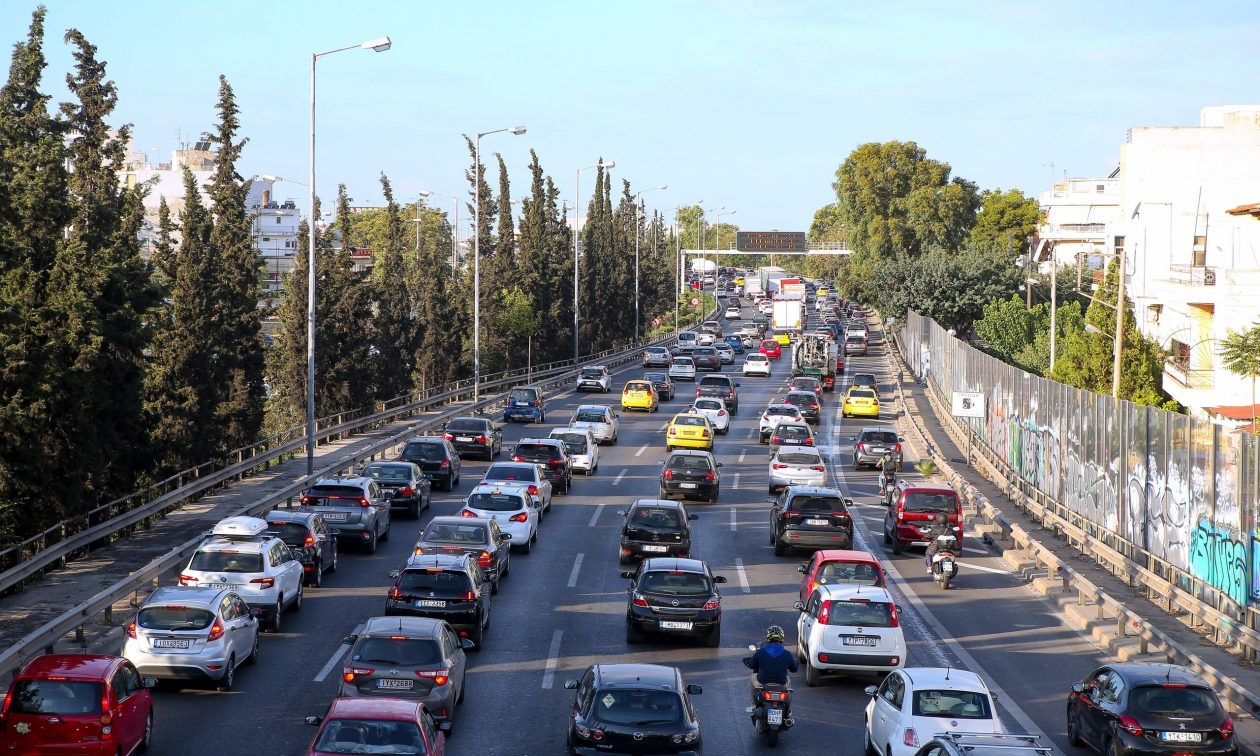 Κίνηση τώρα: Χάος στην άνοδο του Κηφισού – Ποιους δρόμους πρέπει να αποφύγετε